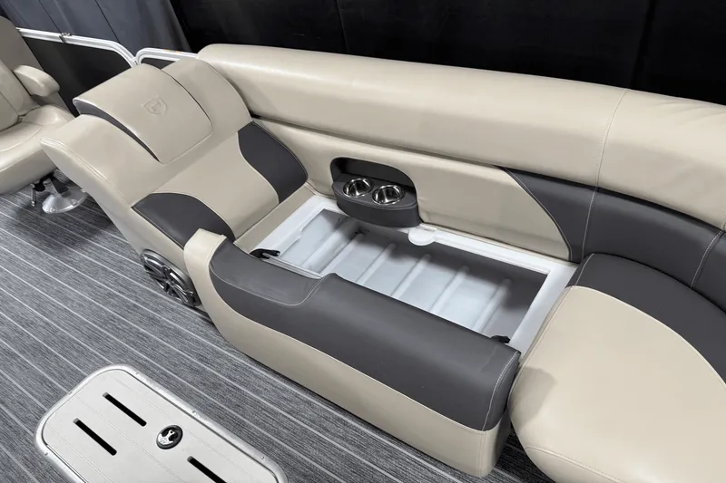 Slide: The Image of Premier 230 Sunsation 2023 - 69