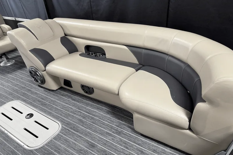 Slide: The Image of Premier 230 Sunsation 2023 - 71