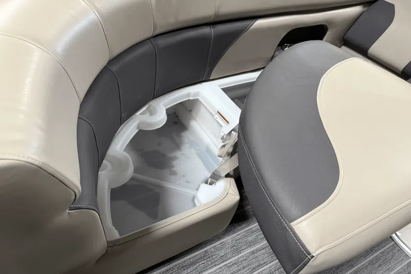 Slide: The Image of Premier 230 Sunsation 2023 - 73