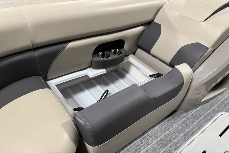 Slide: The Image of Premier 230 Sunsation 2023 - 74