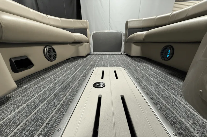 Slide: The Image of Premier 230 Sunsation 2023 - 78