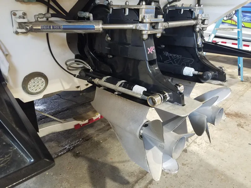 Slide: The Image of 2008 Fountain 42 Executioner boat with dual propeller system and Latham Marine steering. - 11