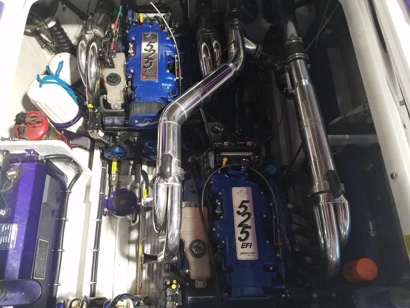 Slide: The Image of 2008 Fountain 42 Executioner engine compartment with dual Mercury 525 EFI engines. - 33