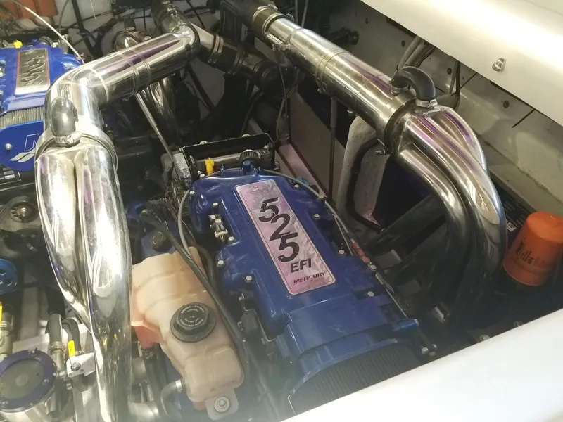 Slide: The Image of Engine of 2008 Fountain 42 Executioner boat with 525 EFI Mercury system. - 6