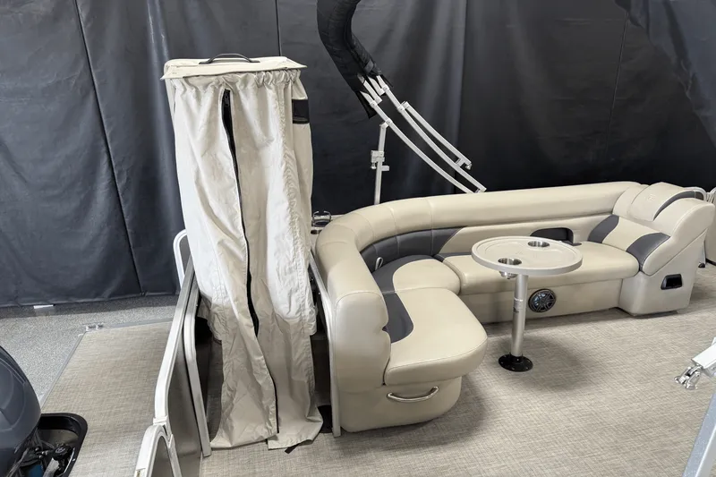 Slide: The Image of Premier 230 Sunsation 2023 - 10