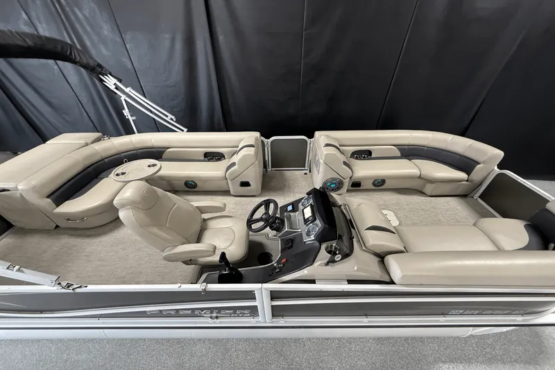 Slide: The Image of Premier 230 Sunsation 2023 - 12