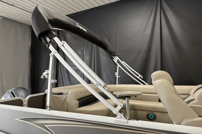 Slide: The Image of Premier 230 Sunsation 2023 - 22