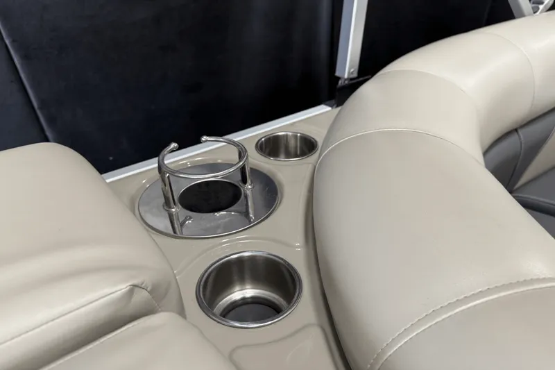 Slide: The Image of Premier 230 Sunsation 2023 - 35