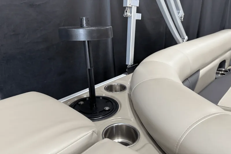 Slide: The Image of Premier 230 Sunsation 2023 - 36