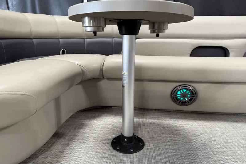 Slide: The Image of Premier 230 Sunsation 2023 - 38