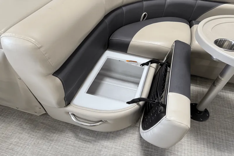 Slide: The Image of Premier 230 Sunsation 2023 - 40