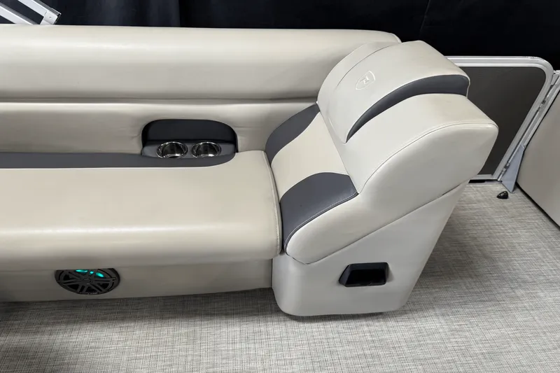 Slide: The Image of Premier 230 Sunsation 2023 - 45