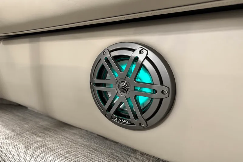 Slide: The Image of Premier 230 Sunsation 2023 - 48