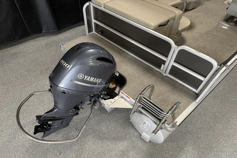 Slide: The Image of Premier 230 Sunsation 2023 - 5