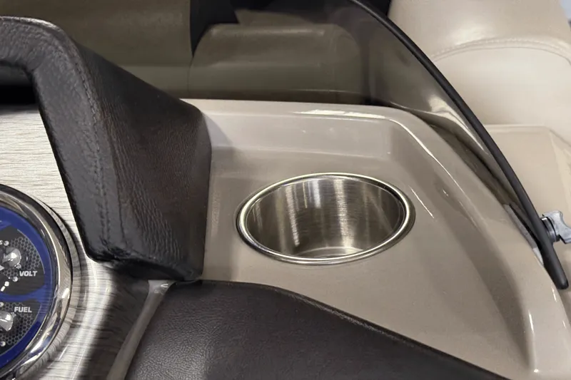 Slide: The Image of Premier 230 Sunsation 2023 - 62