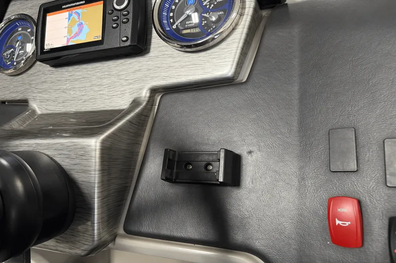 Slide: The Image of Premier 230 Sunsation 2023 - 63