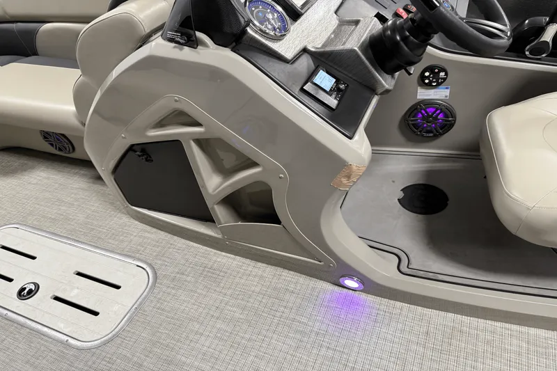 Slide: The Image of Premier 230 Sunsation 2023 - 66