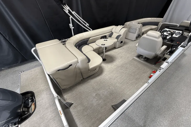 Slide: The Image of Premier 230 Sunsation 2023 - 8