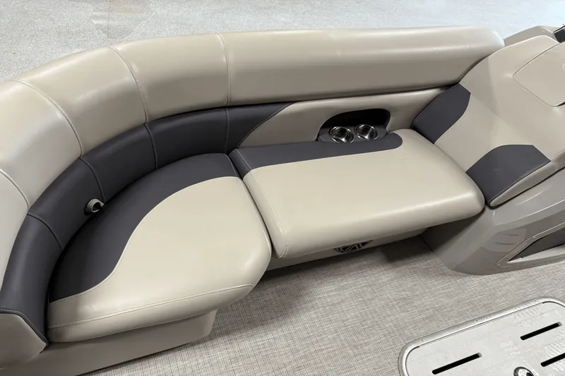 Slide: The Image of Premier 230 Sunsation 2023 - 80