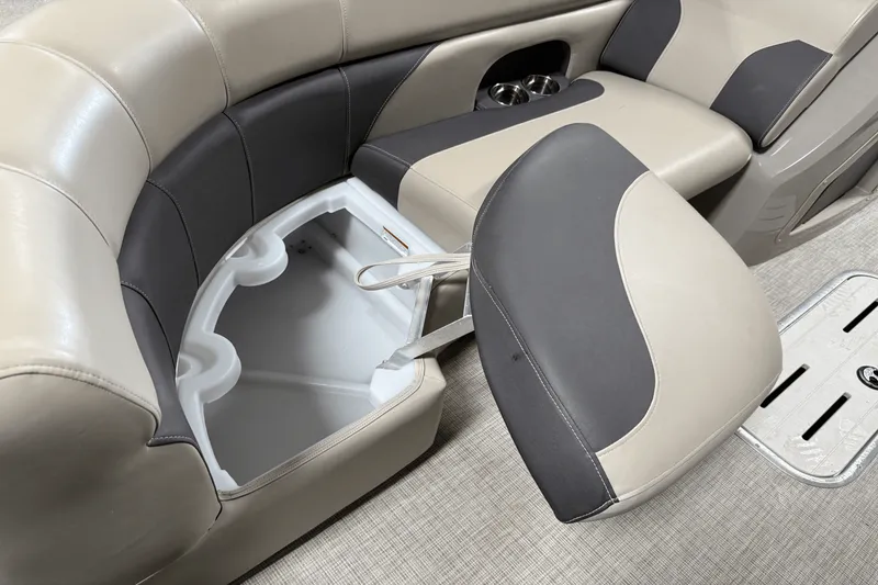 Slide: The Image of Premier 230 Sunsation 2023 - 82