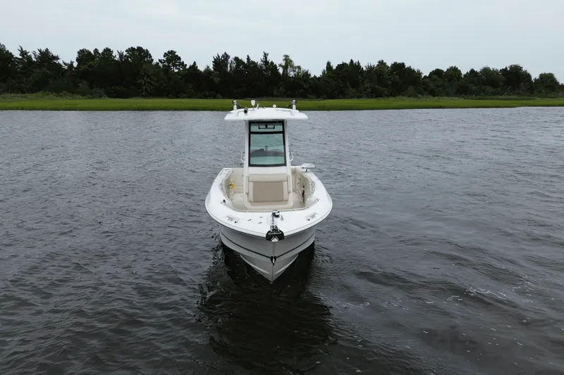 Slide: The Image of Boston Whaler 250 OUTRAGE 2020 - 5