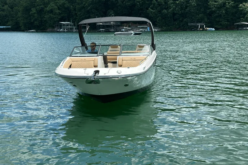 Slide: The Image of Sea Ray SDX 290 2026 - 12
