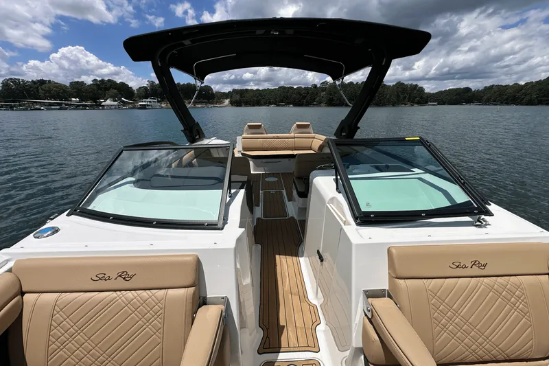 Slide: The Image of Sea Ray SDX 290 2026 - 21