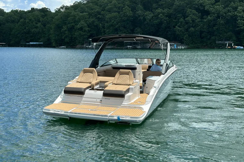 Slide: The Image of Sea Ray SDX 290 2026 - 5