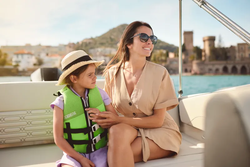 Slide: The Image of Sea Ray SPX 210 2025 - 6