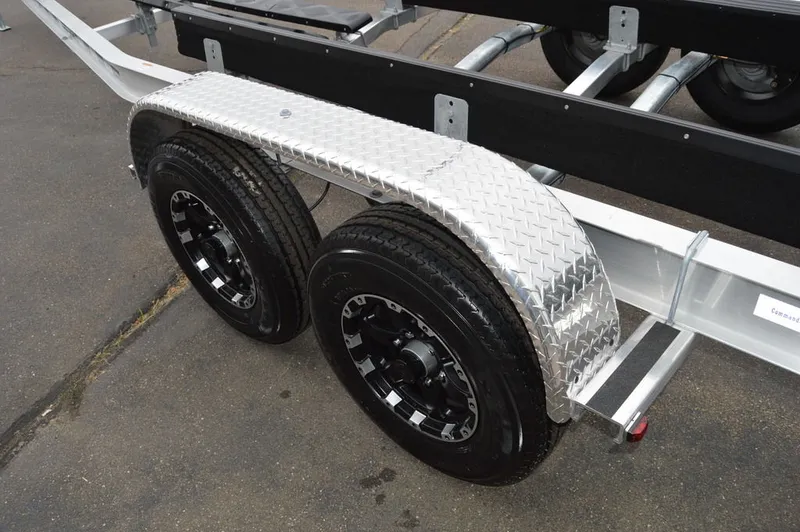 Slide: The Image of Venture Trailers Aluminum Tandem Axle Commander Series COM-8100 2026 - 12
