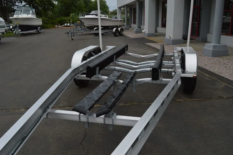 Slide: The Image of Venture Trailers Aluminum Tandem Axle Commander Series COM-8100 2026 - 8