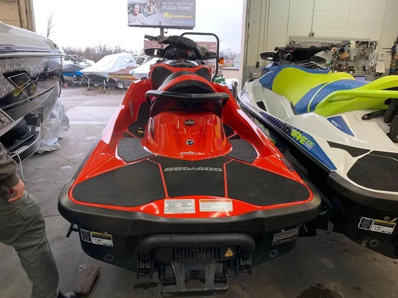 Slide: The Image of Sea-Doo RXT 300 2017 - 5
