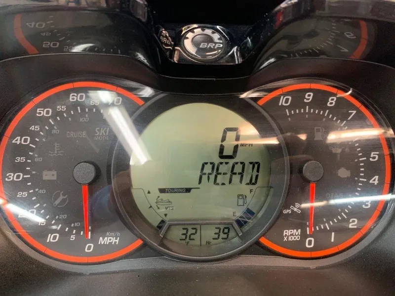 Slide: The Image of Sea-Doo Wake 230 Pro 2017 - 5