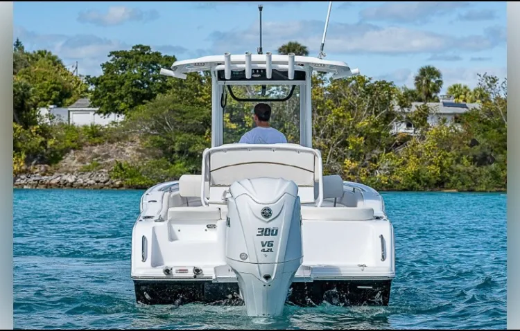 Slide: The Image of Sea Hunt ULTRA 239 SE 2022 - 10