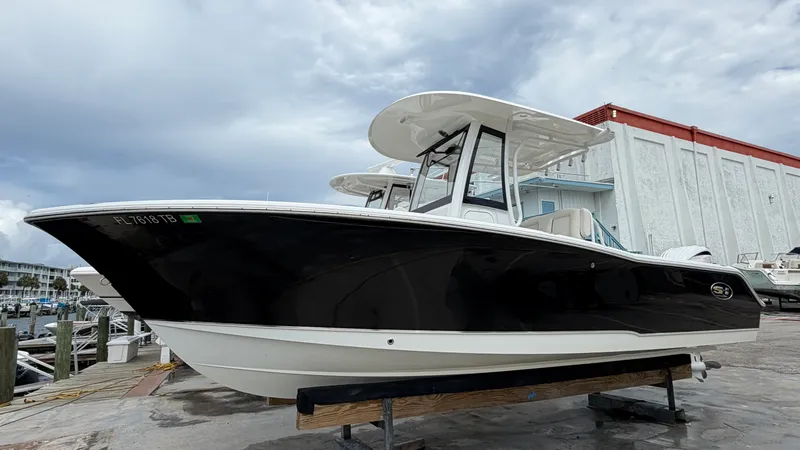 Slide: The Image of Sea Hunt ULTRA 239 SE 2022 - 12