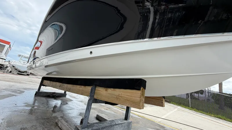 Slide: The Image of Sea Hunt ULTRA 239 SE 2022 - 15