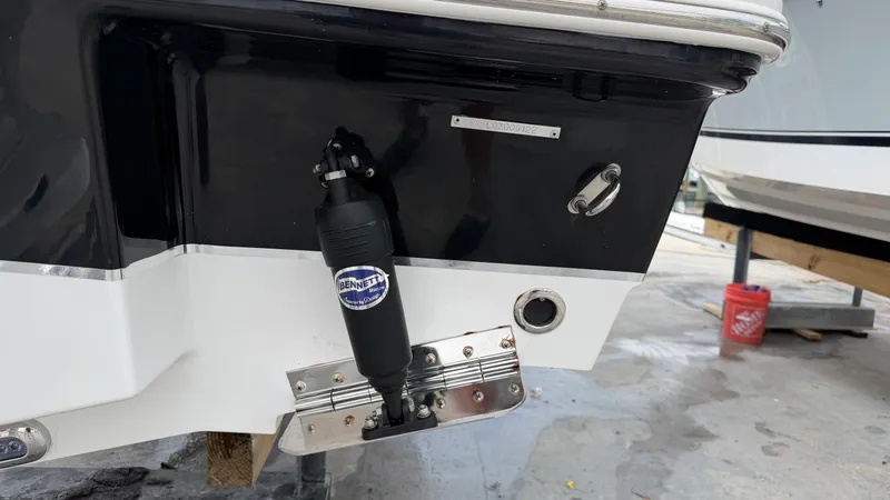 Slide: The Image of Sea Hunt ULTRA 239 SE 2022 - 25