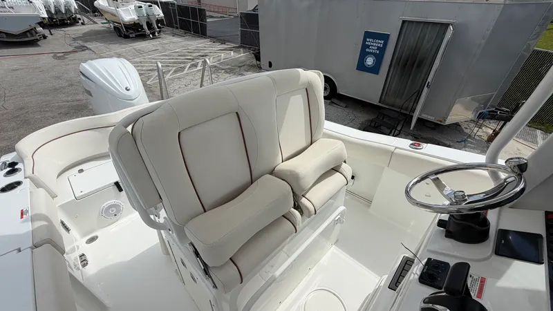 Slide: The Image of Sea Hunt ULTRA 239 SE 2022 - 67