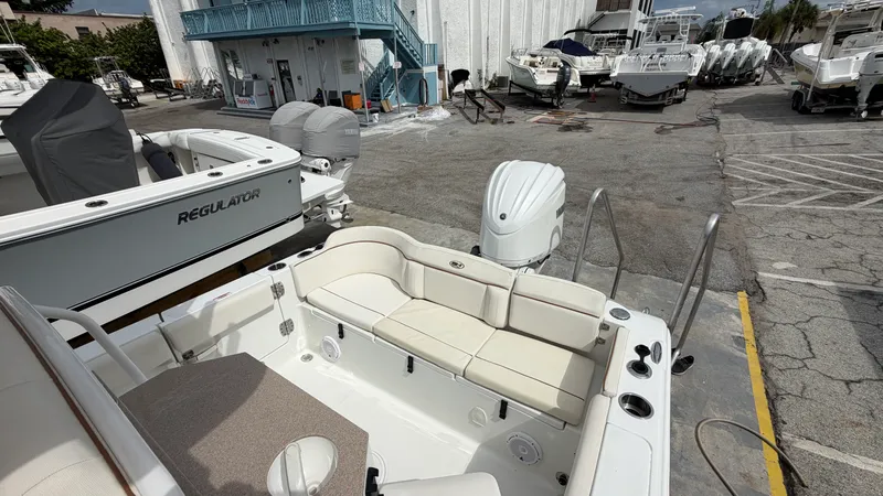 Slide: The Image of Sea Hunt ULTRA 239 SE 2022 - 69