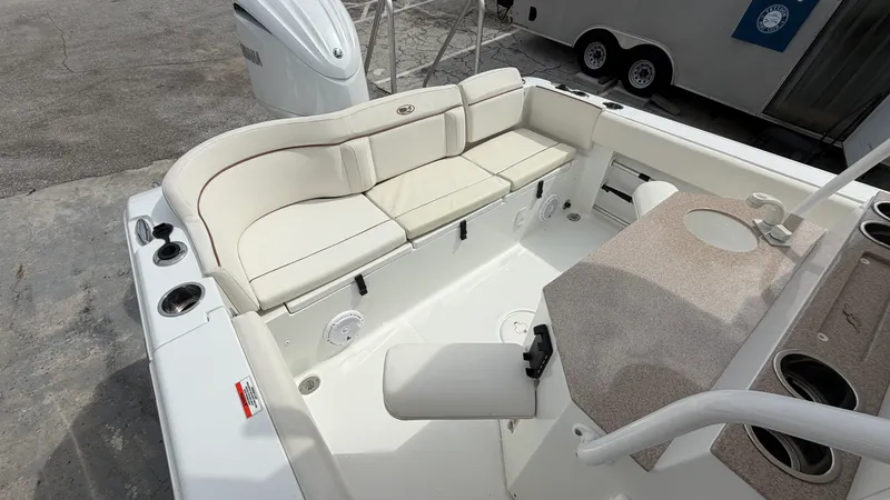 Slide: The Image of Sea Hunt ULTRA 239 SE 2022 - 70