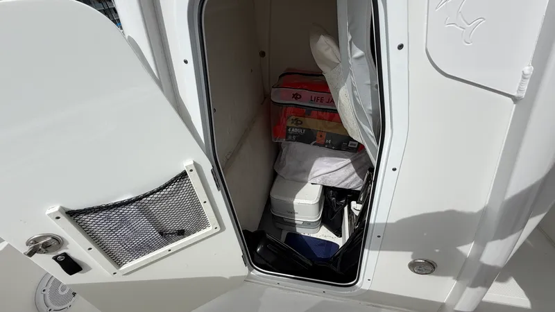 Slide: The Image of Sea Hunt ULTRA 239 SE 2022 - 71