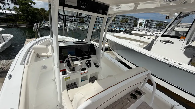 Slide: The Image of Sea Hunt ULTRA 239 SE 2022 - 73