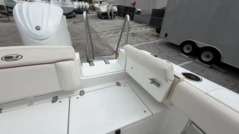 Slide: The Image of Sea Hunt ULTRA 239 SE 2022 - 77