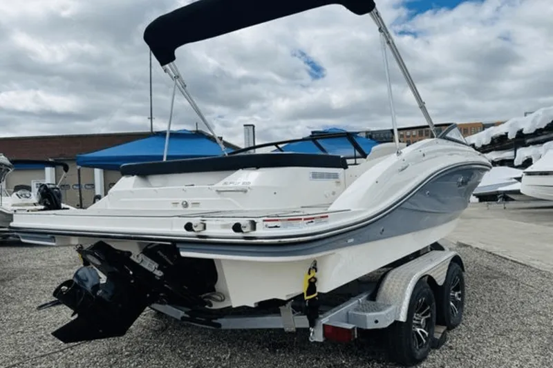 Slide: The Image of Sea Ray 19 SPX 2024 - 2