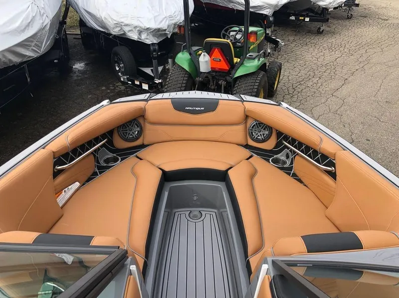 Slide: The Image of Nautique Super Air Nautique GS22 2019 - 9