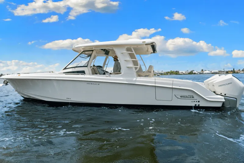 Slide: The Image of Boston Whaler 350 REALM 2021 - 12