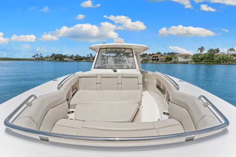 Slide: The Image of Boston Whaler 350 REALM 2021 - 21