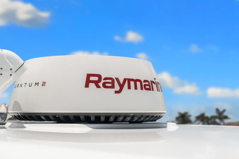 Slide: The Image of Boston Whaler 350 REALM 2021 - 34