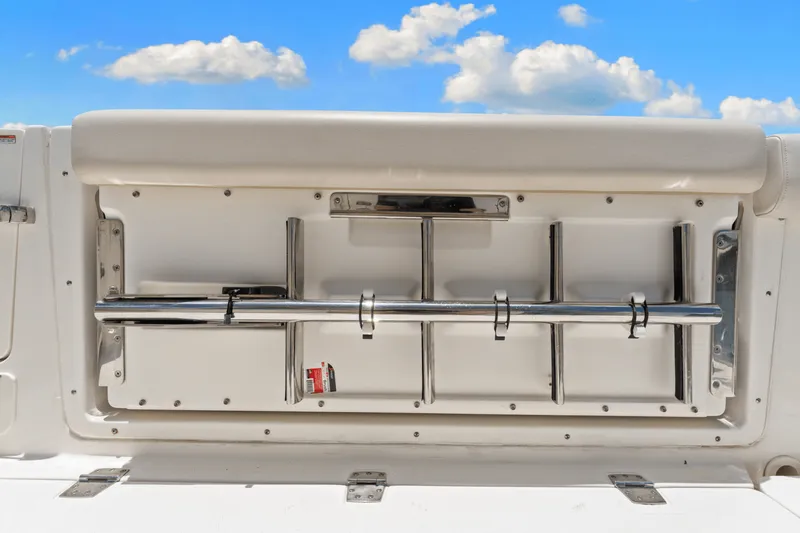 Slide: The Image of Boston Whaler 350 REALM 2021 - 43