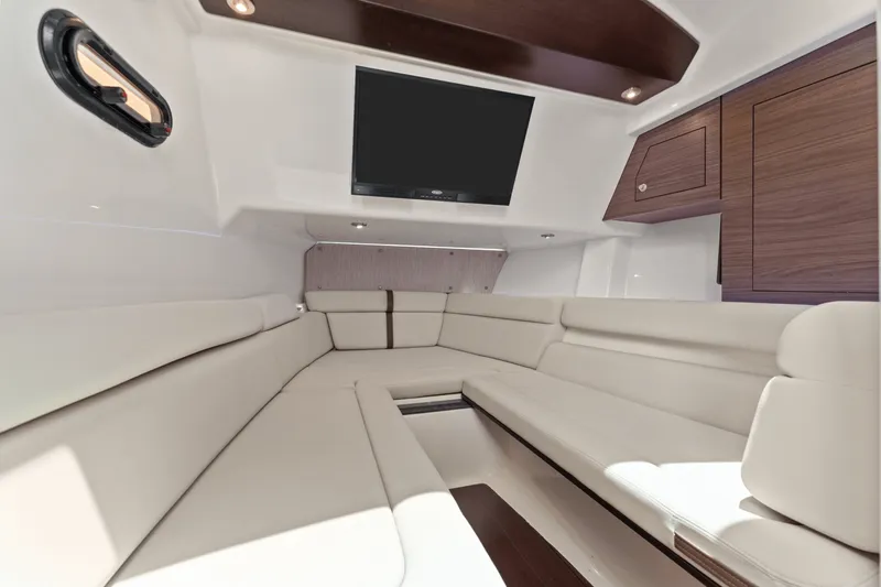 Slide: The Image of Boston Whaler 350 REALM 2021 - 49